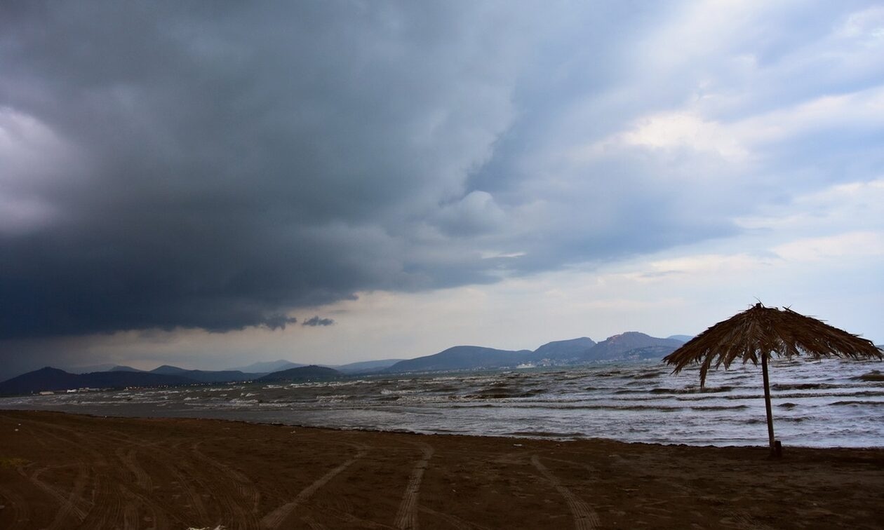 Καιρός: Αρχίζουν οι βροχές – Πότε αναμένεται η πρώτη κακοκαιρία στην Ελλάδα