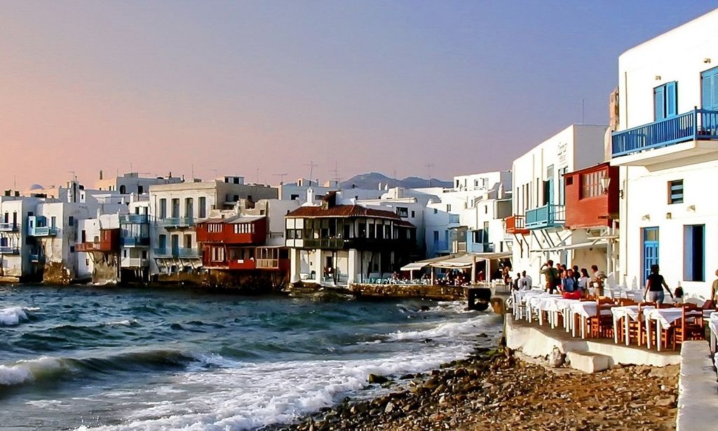 Επιχείρηση «Θέρος»: Σαφάρι των εφοριακών σε τουριστικούς προορισμούς