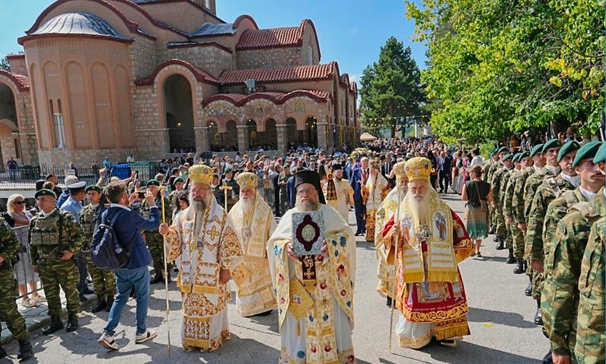 Με λαμπρότητα ο εορτασμός της Κοιμήσεως της Θεοτόκου στην Παναγία Σουμελά – Δείτε εικόνες