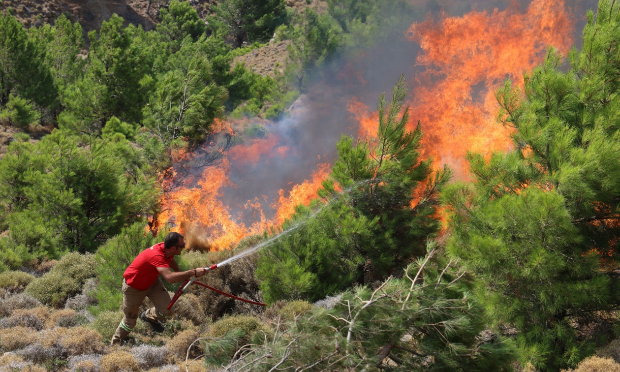 Υψηλός κίνδυνος φωτιάς την Κυριακή (17/8) – Ο χάρτης της Πολιτικής Προστασίας
