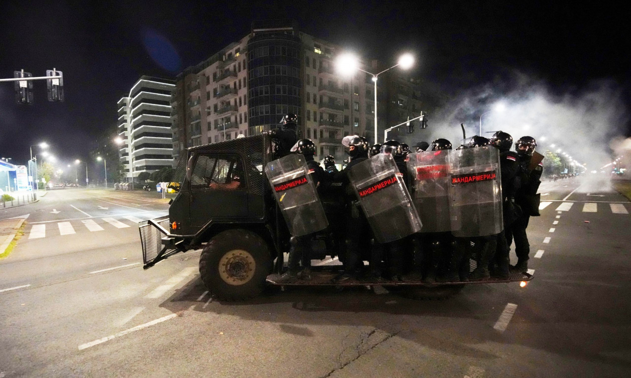 Σερβία: Κλιμακώνεται η ένταση με βίαια επεισόδια σε αντικυβερνητικές διαδηλώσεις