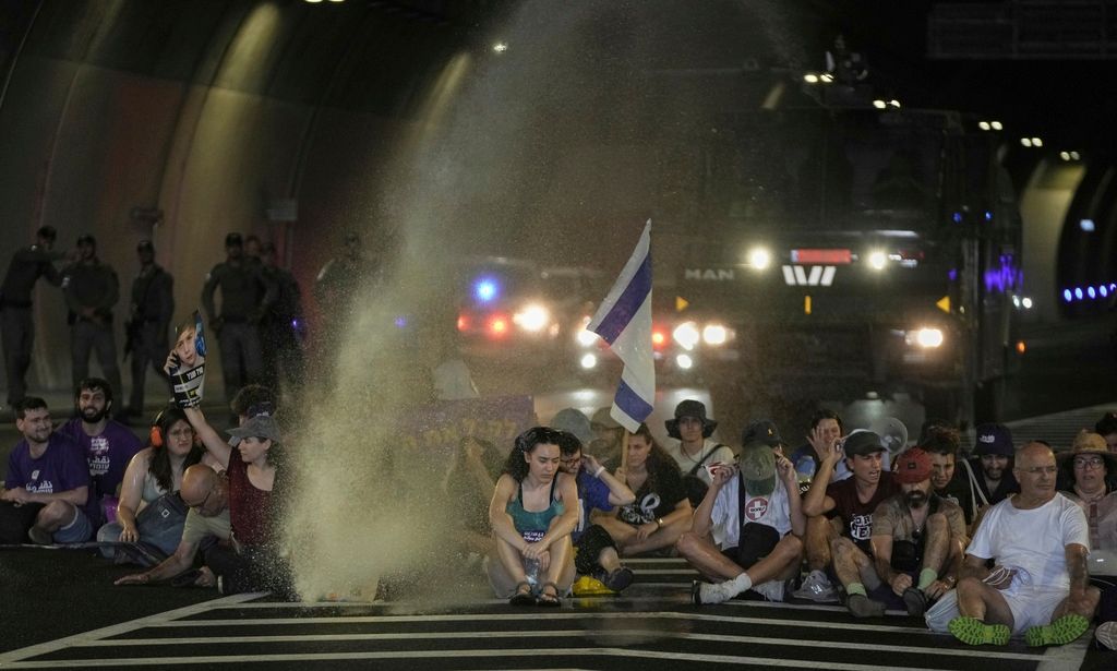 Τεράστια διαδήλωση στο Τελ Αβίβ για τους ομήρους στη Γάζα