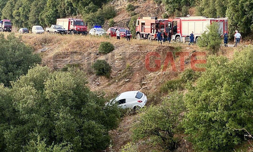 Ιωάννινα: Σοβαρό τροχαίο ατύχημα – Αυτοκίνητο εξετράπη της πορείας του και κατέληξε σε γκρεμό