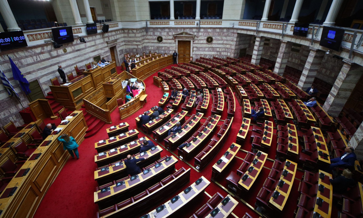 Σάλος για το επίδομα «βαρέων και ανθυγιεινών» στους υπαλλήλους της Βουλής 