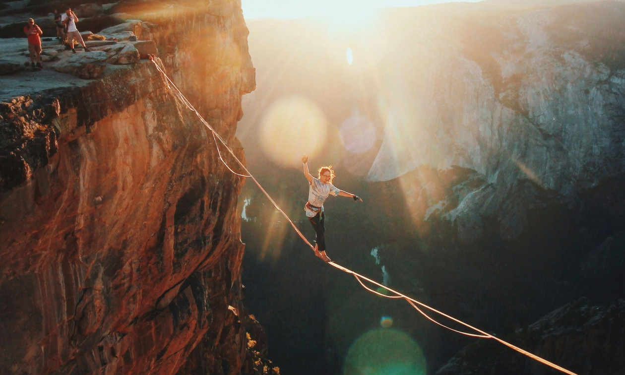 Κίνα: Διαγωνισμός slackline σε ύψος 400 μέτρων πάνω από το έδαφος – Δείτε βίντεο