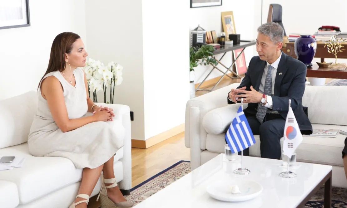 Συνάντηση Κεφαλογιάννη με τον πρέσβη της Νότιας Κορέας – Σχέδια για Μνημόνιο Τουριστικής Συνεργασίας