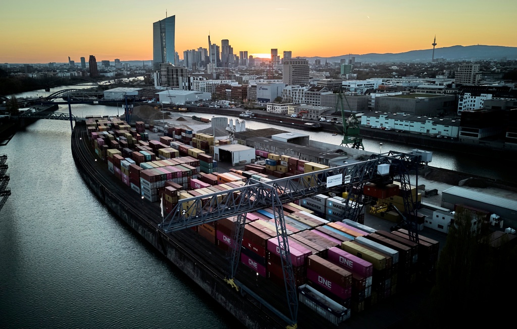 Δασμοί: «Μείωση στο έλλειμα κατά 4 τρισ. δολάρια μέσα στην επόμενη δεκαετία» εκτιμά νέα έκθεση