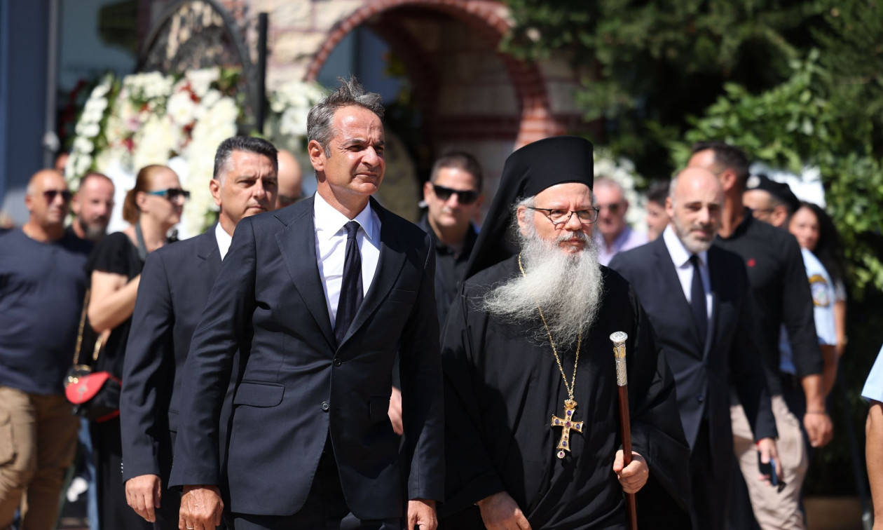 Κηδεία Απόστολου Βεσυρόπουλου: Έφτασε στον Ιερό Ναό ο πρωθυπουργός Κυριάκος Μητσοτάκης