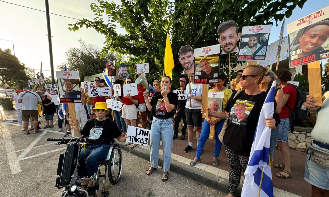 Οργή από τις οικογένειες ομήρων στο Ισραήλ: Συγγενείς διαδήλωσαν έξω από κατοικίες υπουργών