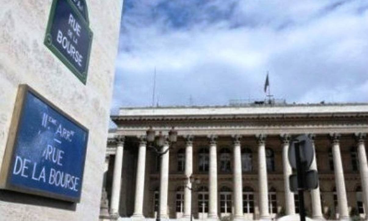 Γαλλία: Μεγάλη ανησυχία στις αγορές ενόψει της ψήφου εμπιστοσύνης – Πέφτει το χρηματιστήριο