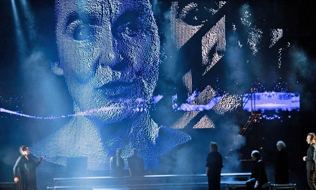 «Όμορφη Πόλη –  100 χρόνια Μίκης Θεοδωράκης» – Η μουσικοθεατρική ωδή στο Ηρώδειο