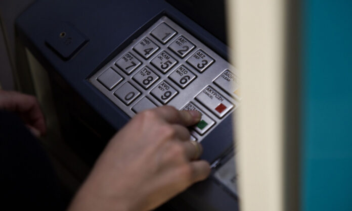 1675023-trapeza-atm.jpg