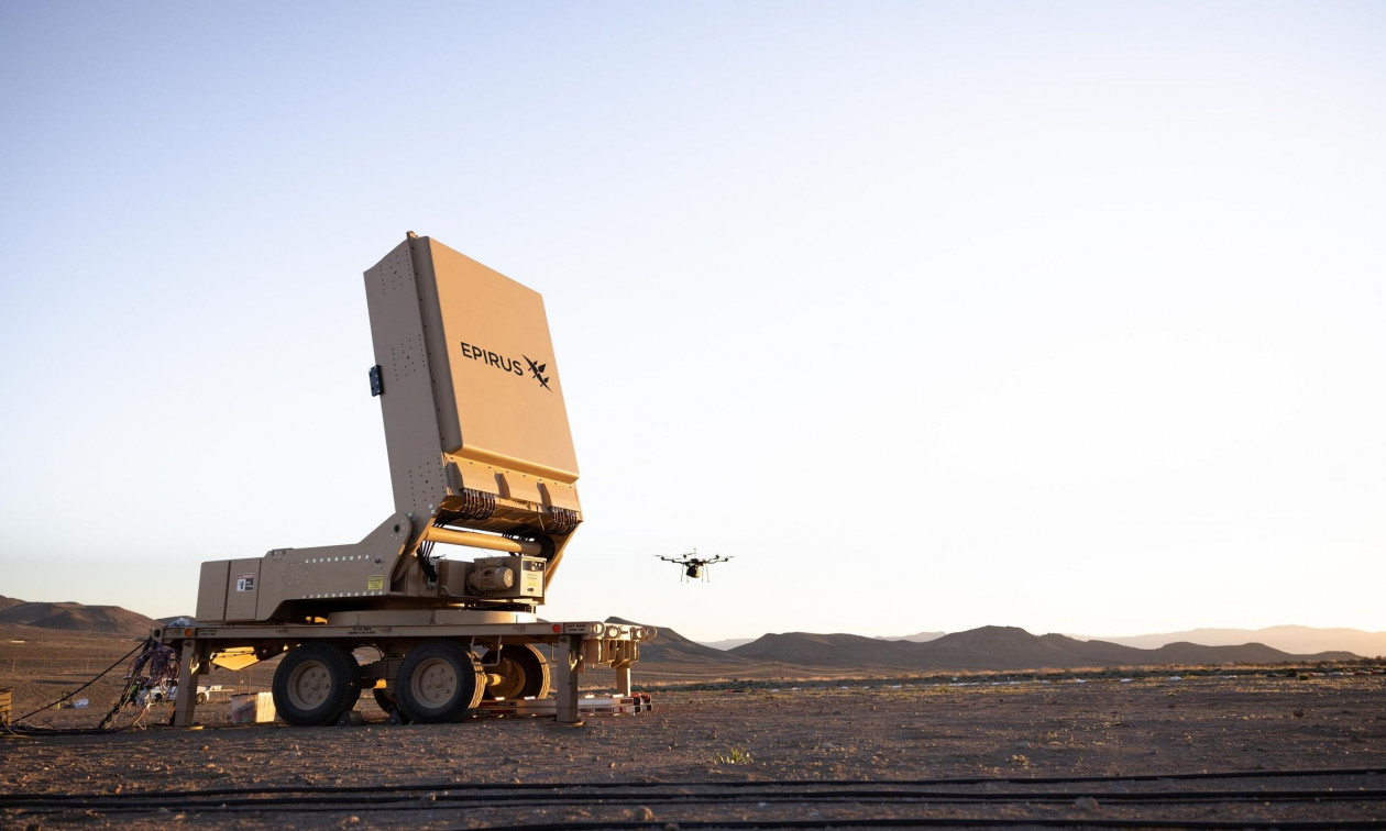 Ηλεκτρομαγνητικό όπλο καταστρέφει σμήνος drones σε δευτερόλεπτα – Το υπερόπλο με το ελληνικό όνομα