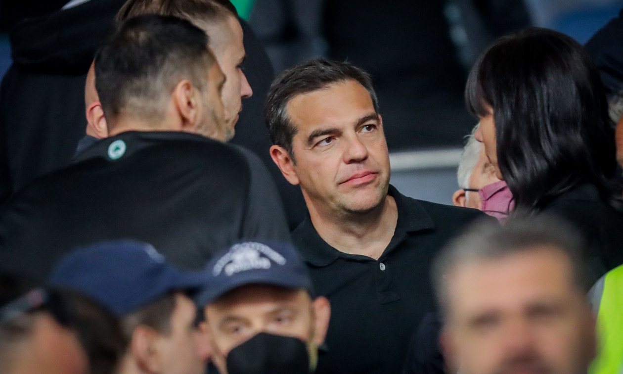 Η άγνωστη υπόσχεση του Αλέξη Τσίπρα στον γιο του Νεκτάριου Σαντορινιού και η τήρησή της στο γήπεδο