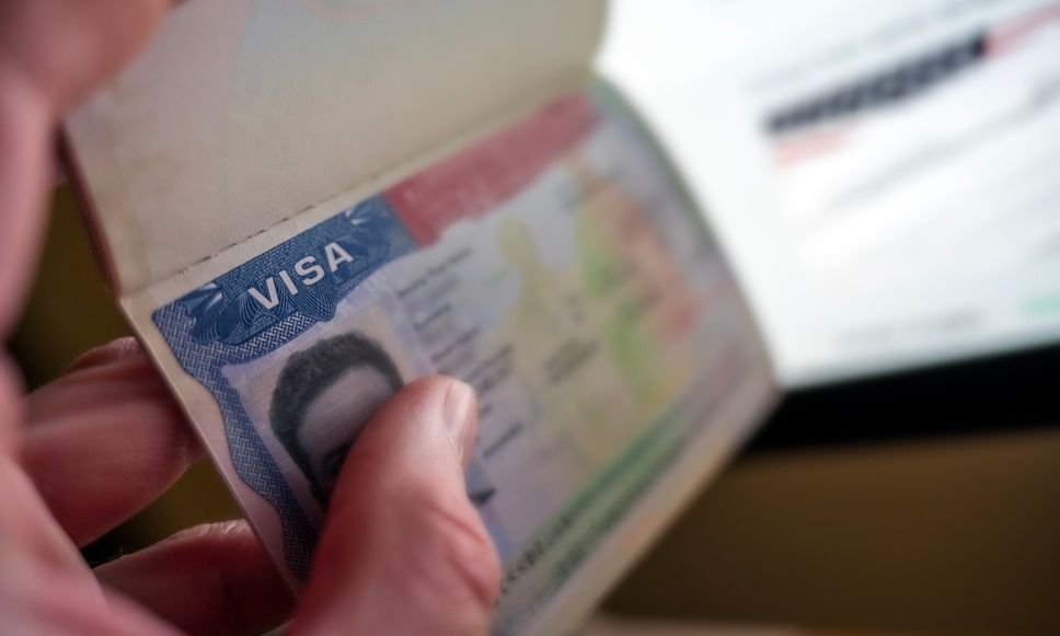 Οι ΗΠΑ αναστέλλουν τις βίζες για σχεδόν όλους τους Παλαιστίνιους