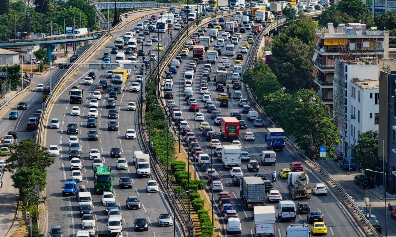 Καραμπόλα πέντε οχημάτων στον Κηφισό – Μεγάλες καθυστερήσεις στο ύψος της Ροσινιόλ