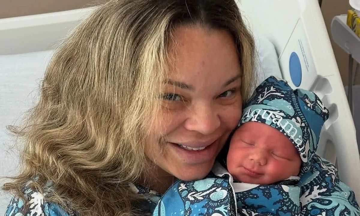 «Κάποιος διάσημος πεθαίνει και η Trisha Paytas γεννάει»: Η YouTuber και οι θεωρίες συνωμοσίας