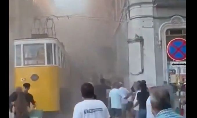 Συναγερμός στη Λισαβόνα: Εκτροχιάστηκε το εμβληματικό τελεφερίκ της πόλης – 3 νεκροί