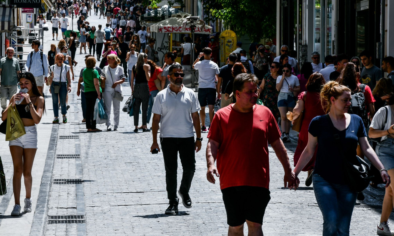 Μέσος μισθός: Στα 1500 ευρώ το 2026 αντί για το 2027