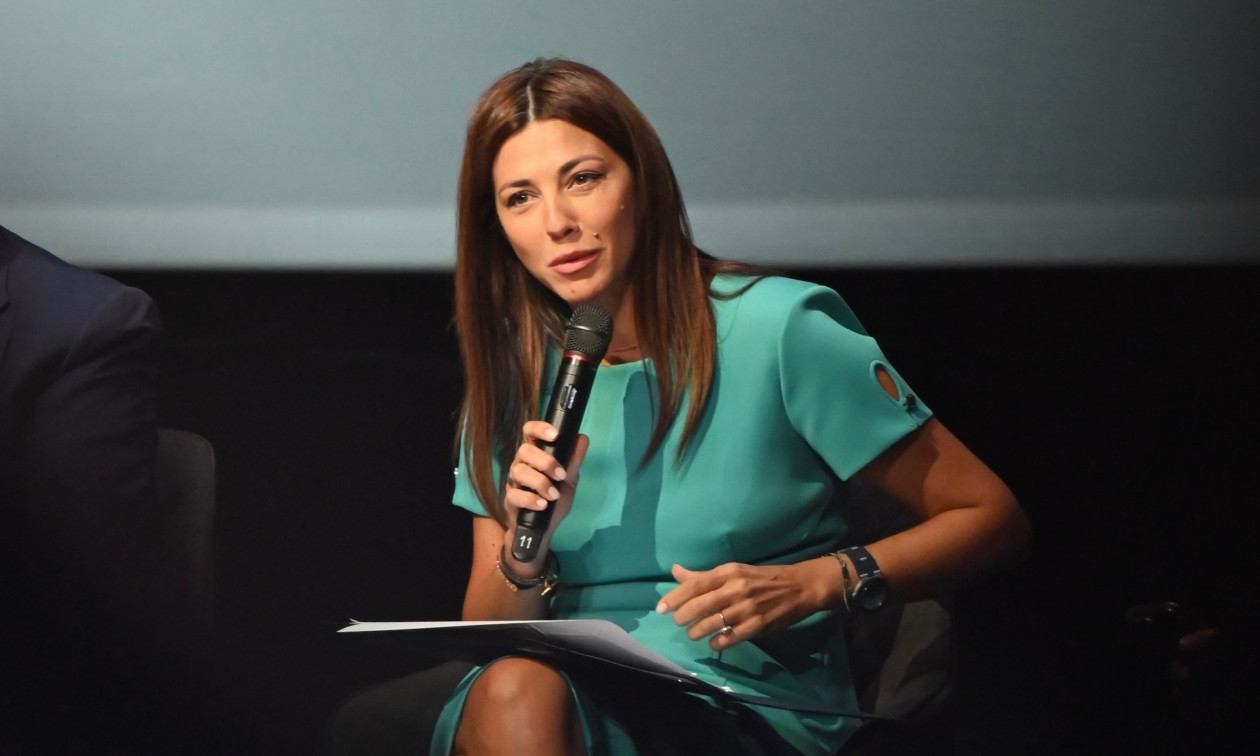 Σοφία Ζαχαράκη: Η τεχνητή νοημοσύνη είναι ένας «πλανήτης» πάνω στον οποίο ήδη «κατοικούμε»