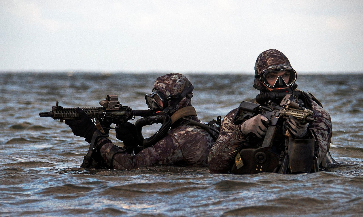 Η ημέρα που οι Navy SEALs σκότωσαν αθώους στη Βόρεια Κορέα – Η αποτυχημένη «κατασκοπική» επιχείρηση
