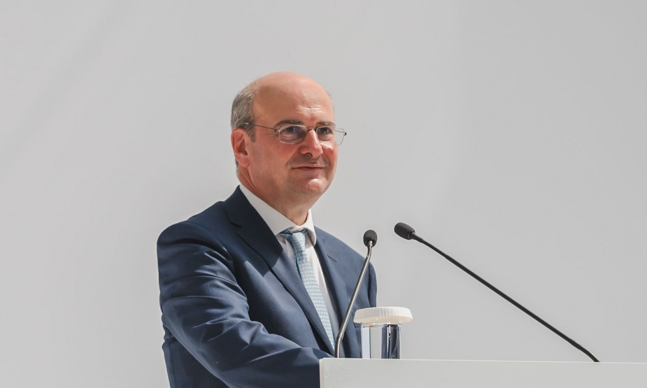 Κωστής Χατζηδάκης: «Η μείωση φορλογικών συντελεστών είναι οριζόντια – Αφορά όλους τους πολίτες»