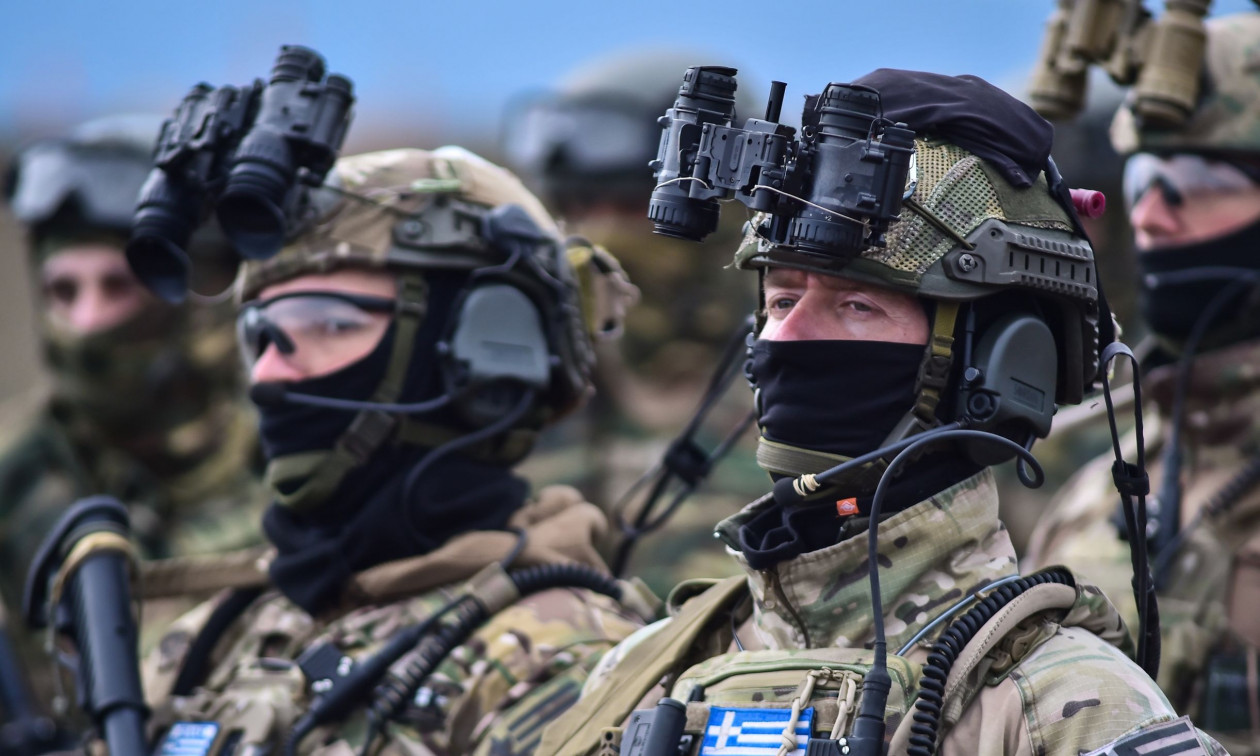 Πόσο ωφελούνται στελέχη Ενόπλων Δυνάμεων και Σωμάτων Ασφαλείας από τα νέα μέτρα – Πίνακες