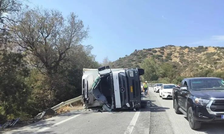 ΒΟΑΚ: Συνελήφθη υπεύθυνος έργων ασφαλτόστρωσης – Θρήνος στην Κρήτη για τον 17χρονο οδηγό