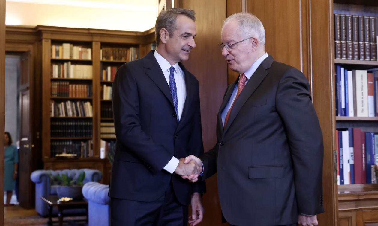 Μητσοτάκης: Μειώνουμε φόρους, αυξάνουμε μισθούς – Επιστρέφουμε το πλεόνασμα στην κοινωνία