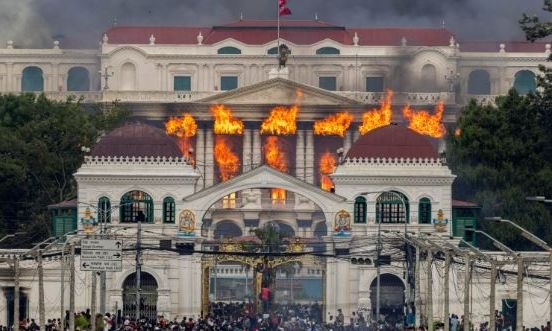 Χάος στο Νεπάλ με την «επανάσταση της Γενιάς Ζ»: 22 νεκροί – Πυρπολήθηκε το γραφείο του προέδρου
