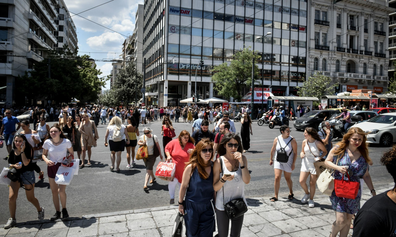 Νέα μέτρα φορολογίας: Τι ισχύει για οικογένειες, νέους και συνταξιούχους – Πίνακες και παραδείγματα