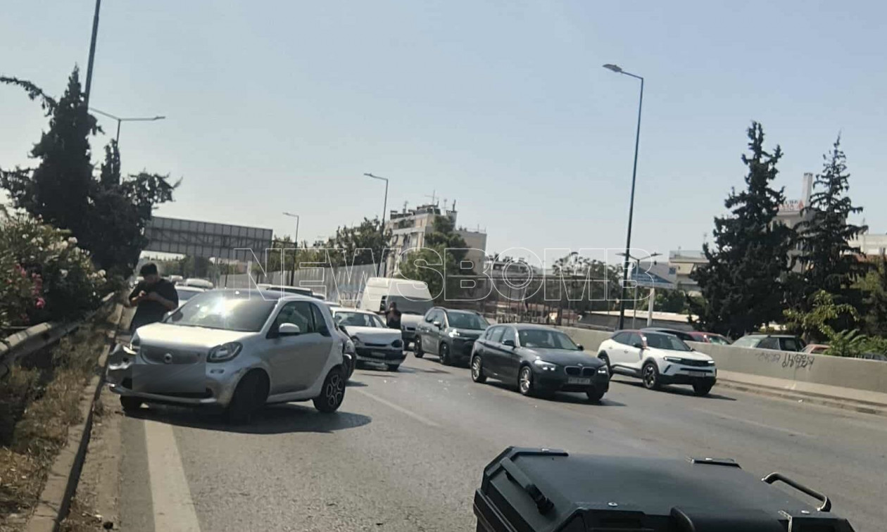 Τροχαίο στον Κηφισό: Συγκρούστηκαν δύο ΙΧ – Σημαντικές καθυστερήσεις