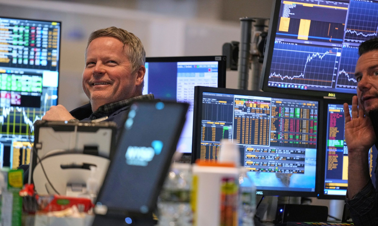 Μεγάλη άνοδος στην Wall Street – Σε ιστορικά υψηλά και οι τρεις βασικοί δείκτες