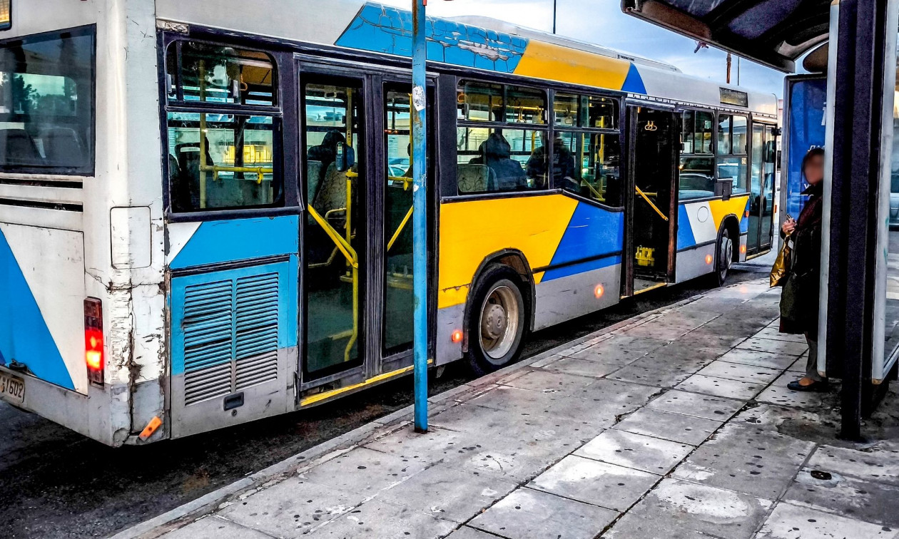 Γλυφάδα: Αλλοδαπός επιχείρησε να κατεβάσει το παντελόνι σε λεωφορείο, μπροστά σε ανήλικα