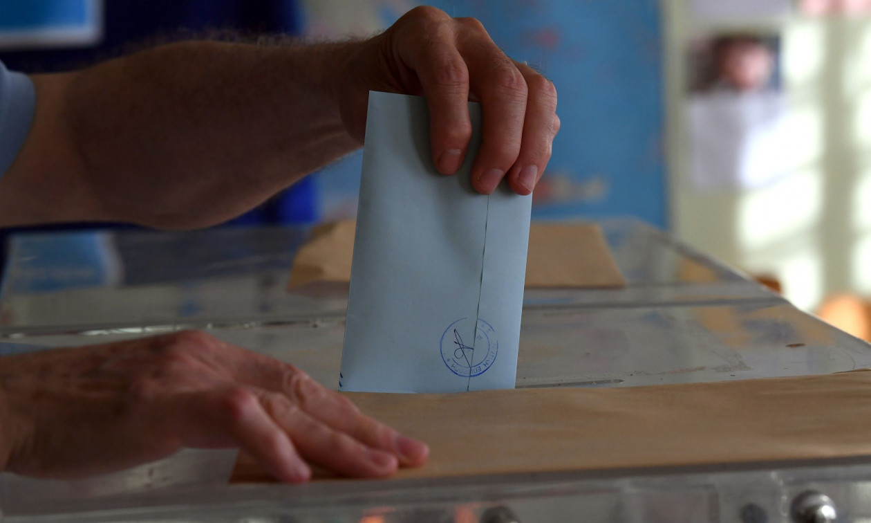 Δημοσκόπηση RealPolls: Μικρή άνοδος για τη ΝΔ μετά τη ΔΕΘ – Αντιπολίτευση σε μονοψήφια ποσοστά