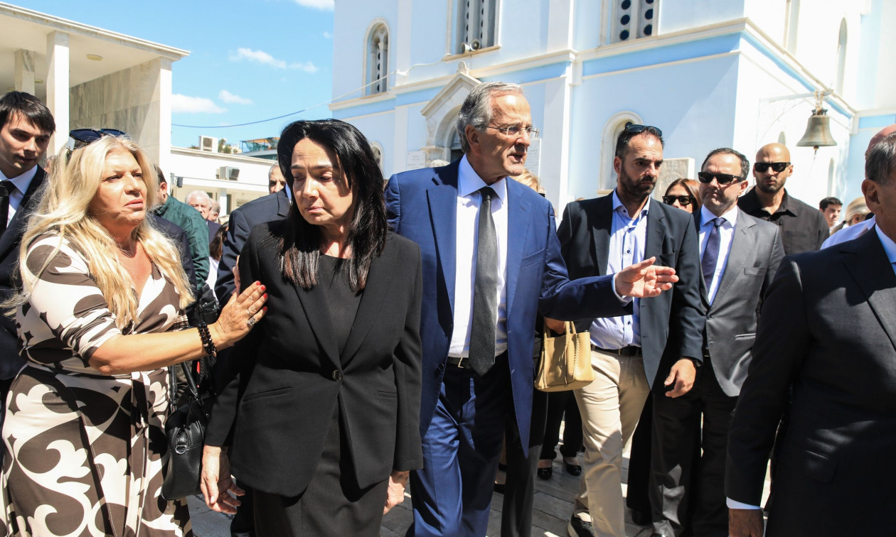 Μνημόσυνο Λένας Σαμαρά: Στο Α’ Νεκροταφείο η οικογένειά της