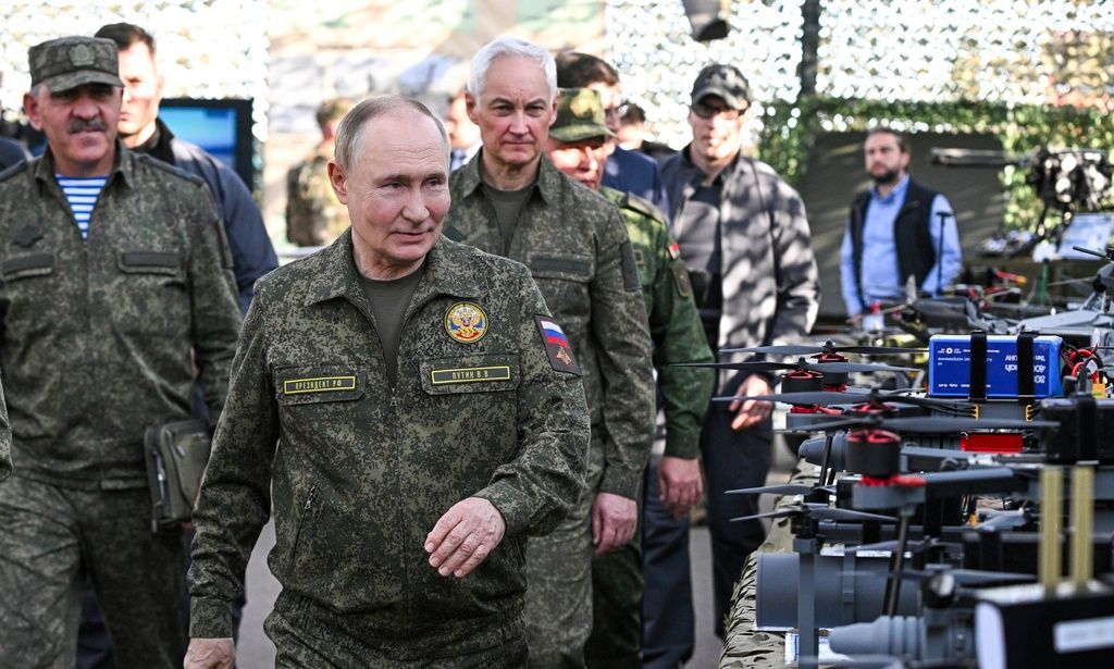 «Zapad 2025»: Παρουσία του Πούτιν τα κοινά στρατιωτικά γυμνάσια Ρωσίας-Λευκορωσίας – Βίντεο