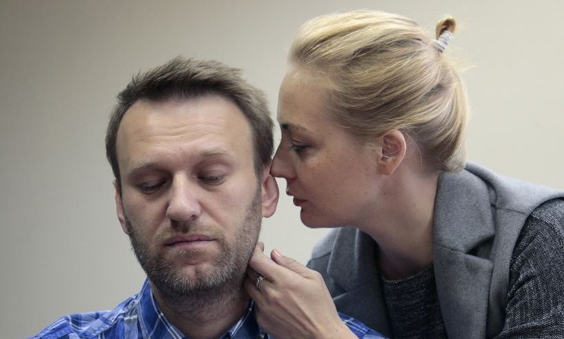 «Νέες εξετάσεις αποδεικνύουν ότι ο Αλεξέι Ναβάλνι δηλητηριάστηκε», δηλώνει η χήρα του Γιούλια