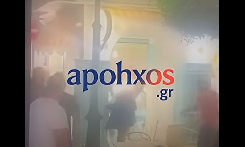 Ζάκυνθος: Βίντεο ντοκουμέντο από την άγρια συμπλοκή ανάμεσα σε δύο παρέες – Γροθιές και τραπέζια στο