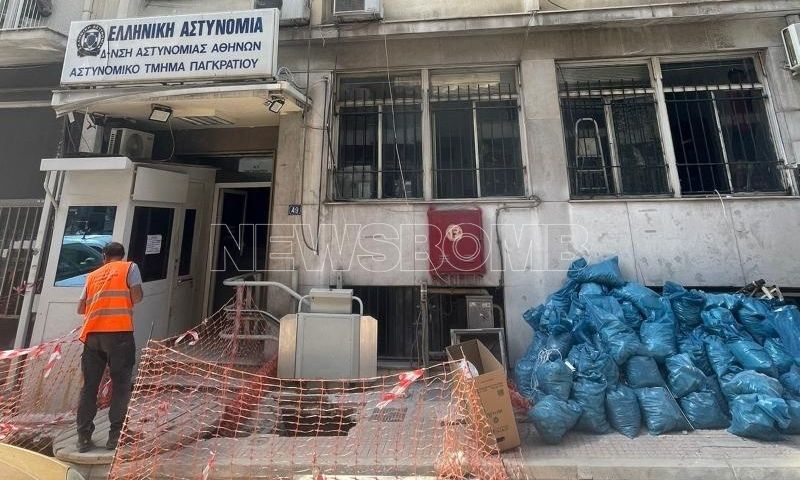 Φωτογραφίες ντοκουμέντο από το Α.Τ. Παγκρατίου που έχει «βυθιστεί» στο σκοτάδι εδώ και μία εβδομάδα