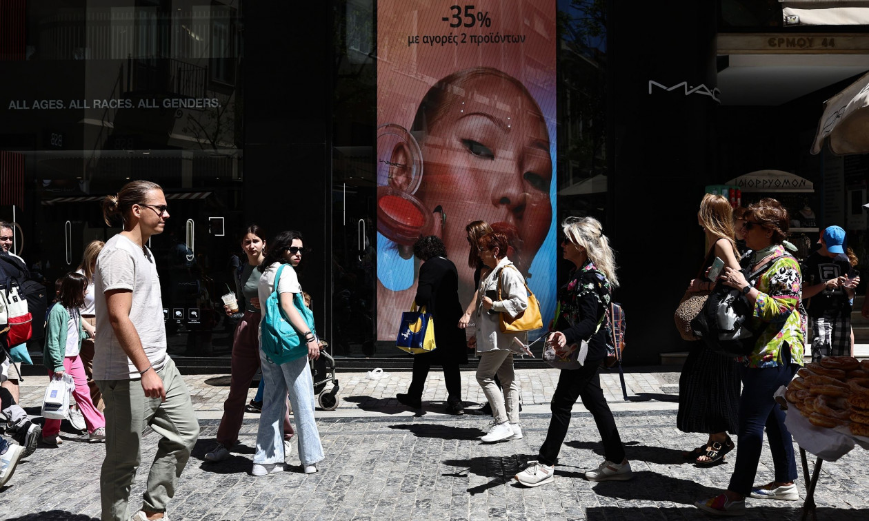 Όλες οι οικονομικές ενισχύσεις ανά μήνα μέχρι τον Απρίλιο – Ποιοι θα δουν τις μεγαλύτερες αυξήσεις