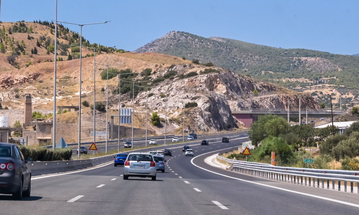 Εθνική Οδός Αθηνών – Λαμίας: Επίθεση με πέτρες σε διερχόμενα οχήματα – Πέντε συλλήψεις