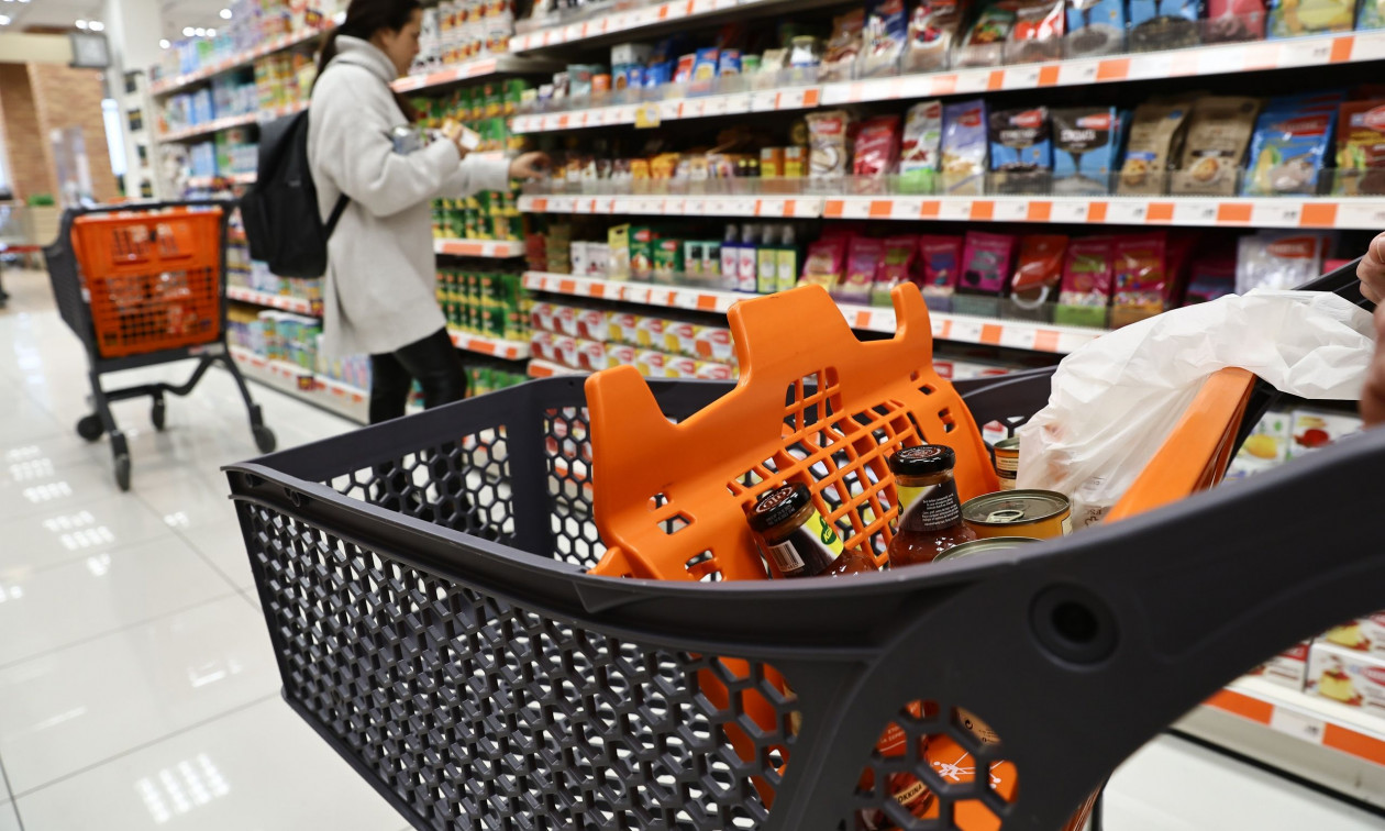 Ακρίβεια: «Ασφυξία» από τις τιμές σε ενέργεια, τρόφιμα και ενοίκια