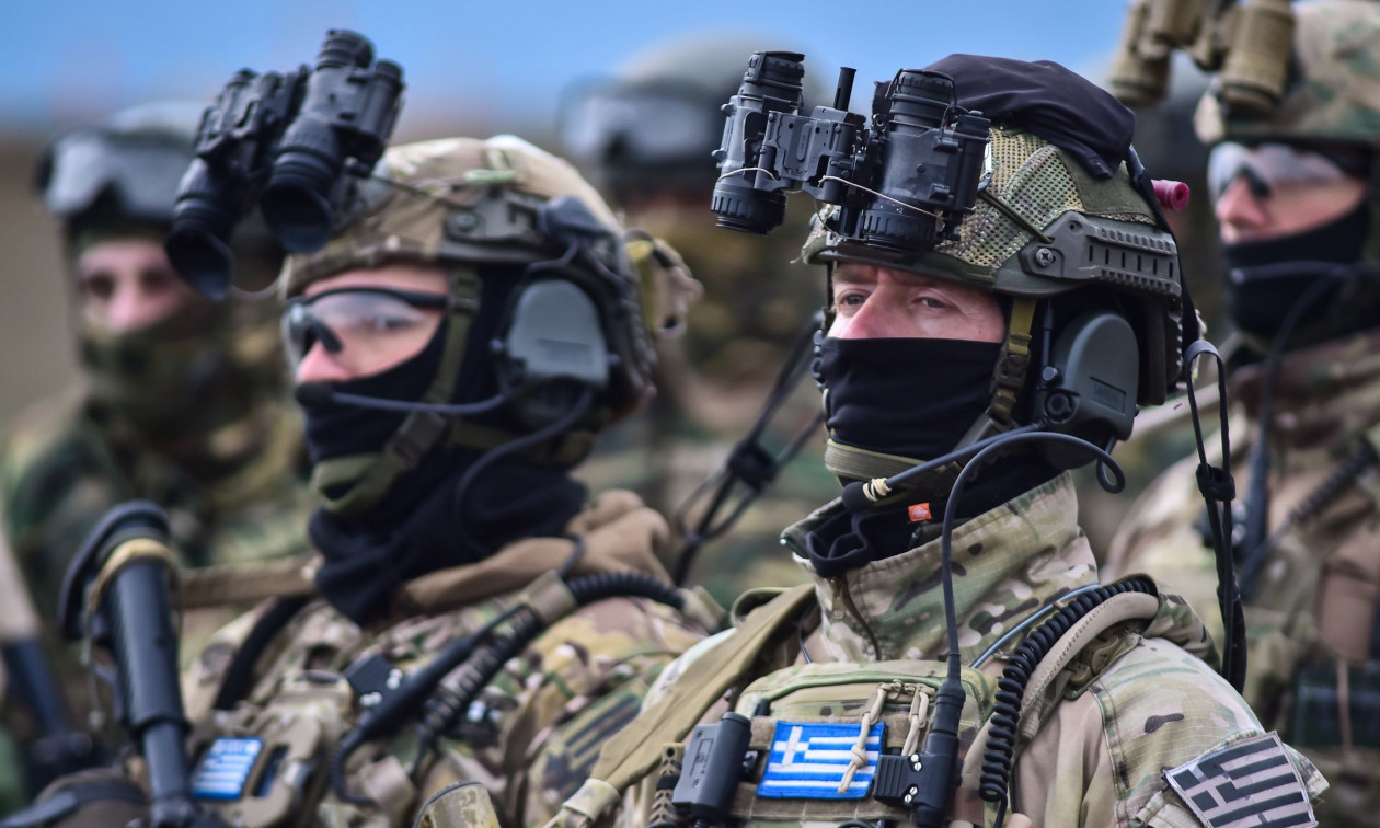 Ένστολοι: Έρχονται τέσσερις αυξήσεις στους μισθούς – Τον Οκτώβριο η πρώτη κατά  €145 – Παραδείγματα