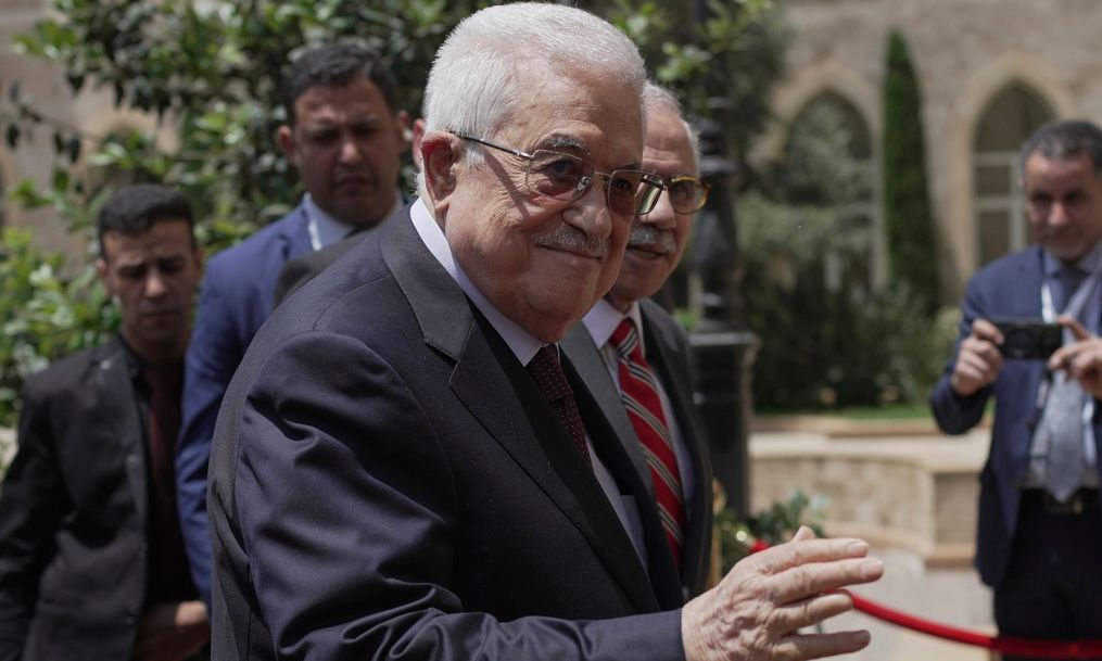 Ο Μαχμούντ Αμπάς κάλεσε τη Χαμάς να παραδώσει τα όπλα της