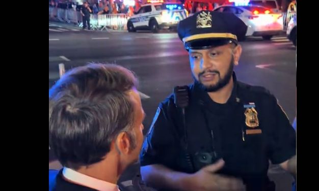 Βίντεο: Αστυνομικοί σταμάτησαν τον Μακρόν στον δρόμο εξαιτίας της αυτοκινητοπομπής Τραμπ