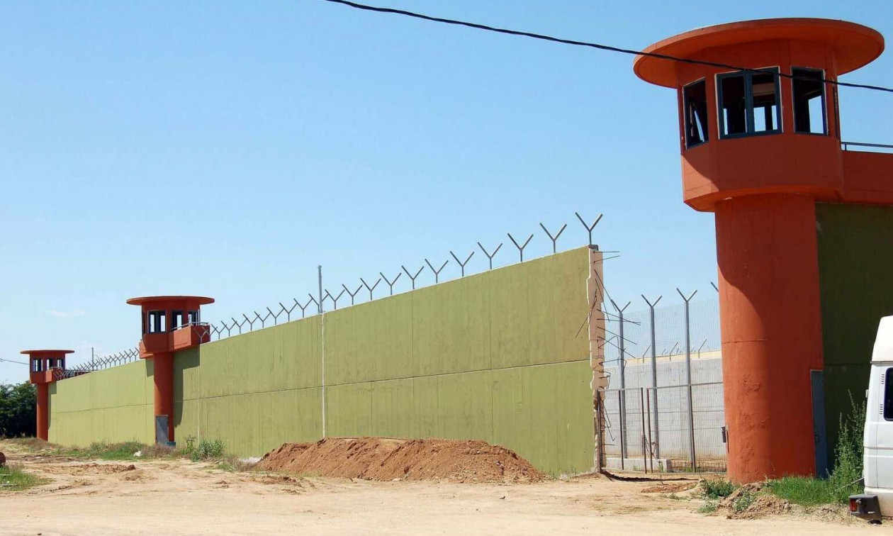 Έφοδος της ΕΛΑΣ σε κελιά των φυλακών Νιγρίτας Σερρών – Κατασχέθηκαν στικάκια και σημειώματα