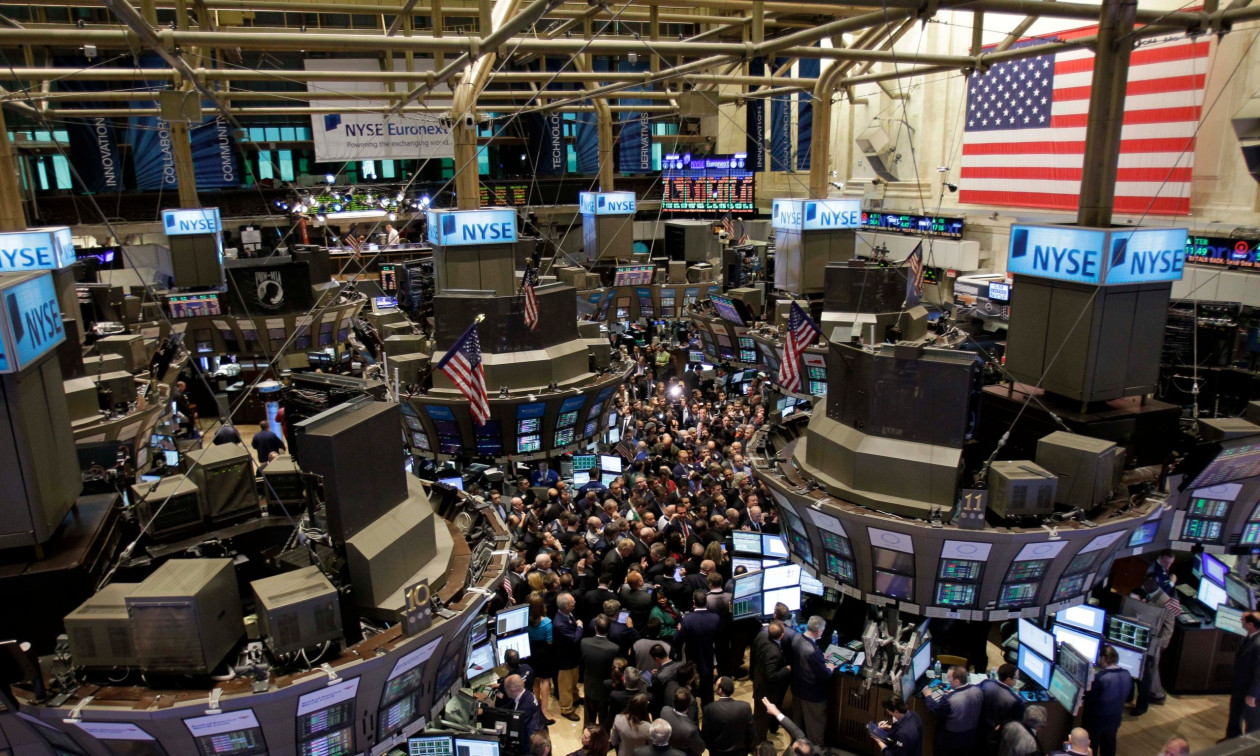 «Φρένο» στο ράλι της Wall Street μετά τις δηλώσεις Πάουελ για πληθωρισμό και επιτόκια
