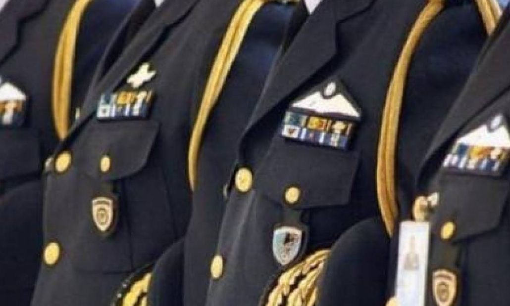 Τριπλή ενίσχυση για 150.000 ένστολους και διπλή για 660.000 δημοσίους υπαλλήλους