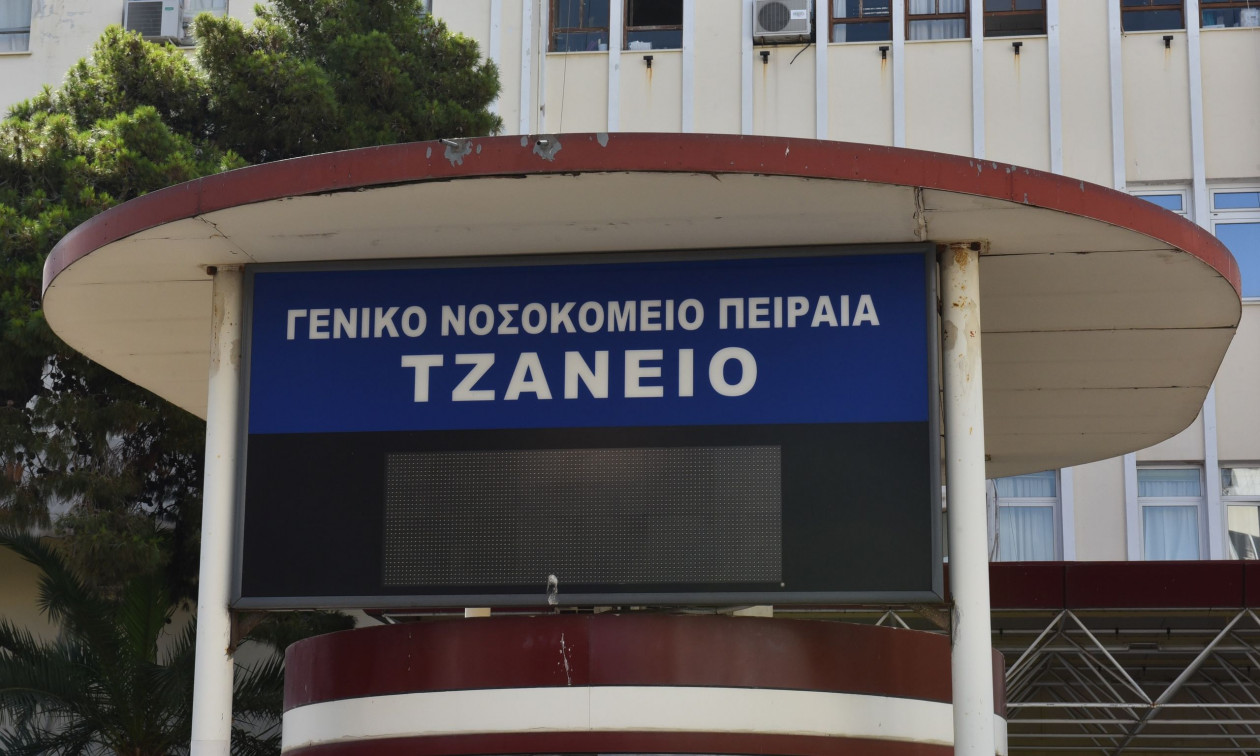 Τραγωδία στο Blue Star Χίος: Νεκρός 20χρονος ναυτικός από συρόμενη πόρτα στο γκαράζ του πλοίου